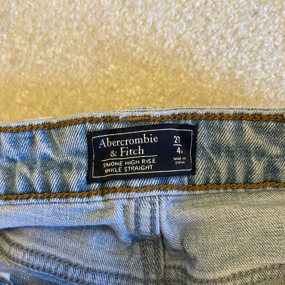 A&F High Rise Straight - Picture 2 of 3